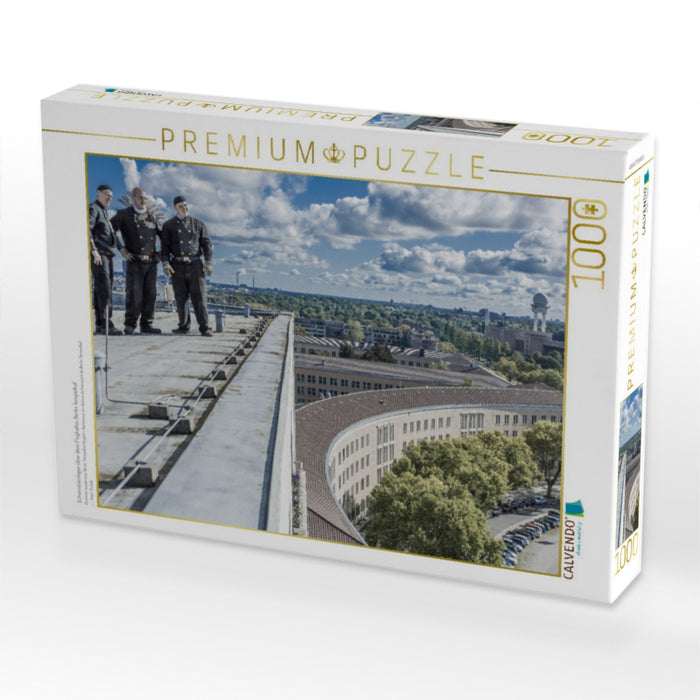 Schornsteinfeger über dem Flughafen Berlin Tempelhof - CALVENDO Foto-Puzzle'
