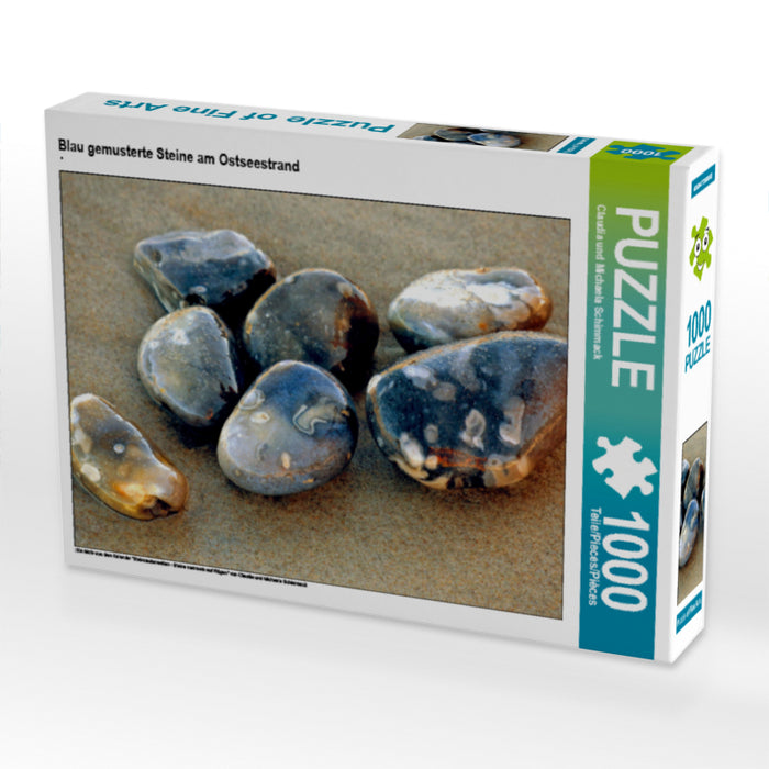 Pierres à motifs bleus sur la plage de la mer Baltique - Puzzle photo CALVENDO 