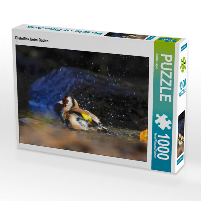 Distelfink beim Baden 1000 Teile Puzzle quer - CALVENDO Foto-Puzzle'