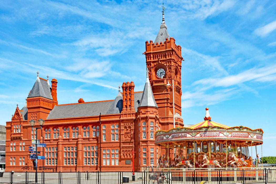 Premium Textil-Leinwand Pierhead Building
