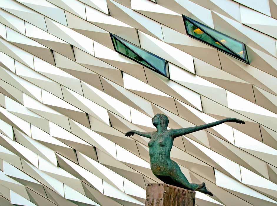 Titanic Monument Belfast - Puzzle photo CALVENDO 