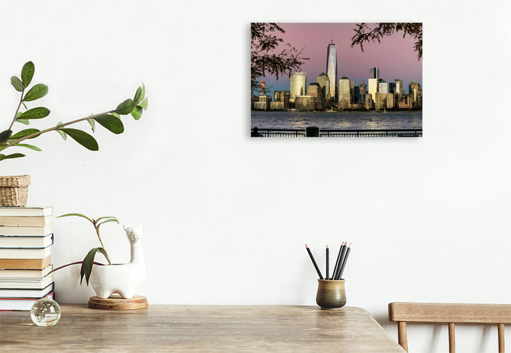 Premium Textil-Leinwand Premium Textil-Leinwand 120 cm x 80 cm quer Blick von New Jersey auf Midtown Manhattan bei Sonnenuntergang