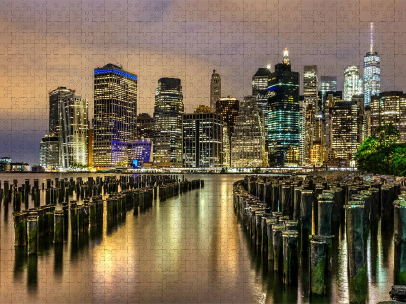 Blick vom Brooklyn Bridge Park auf den East River und die Skyline von Manhattan - CALVENDO Foto-Puzzle'