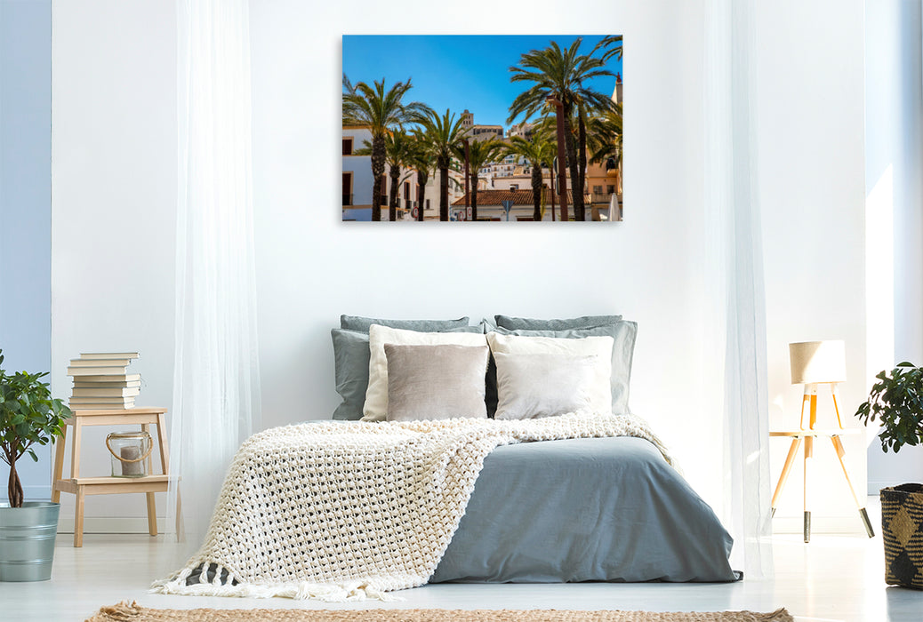Toile textile premium Toile textile premium 120 cm x 80 cm paysage Palmiers devant la cathédrale d'Ibiza 