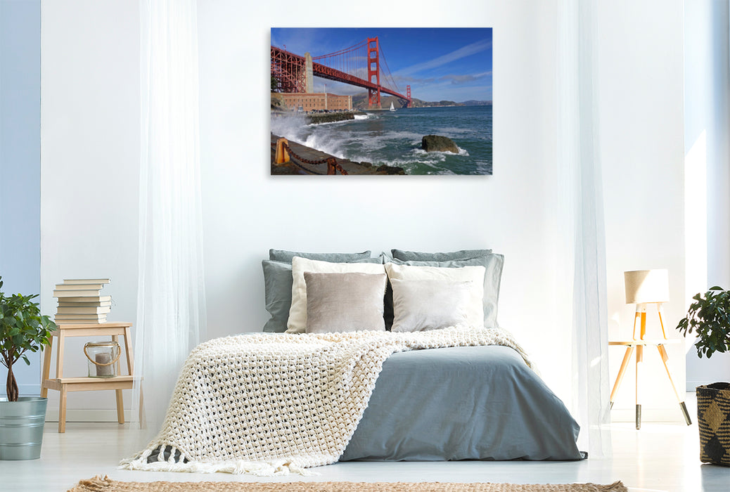 Premium Textil-Leinwand Premium Textil-Leinwand 120 cm x 80 cm quer Eindrucksvolle Golden Gate Bridge mit Fort Point über das Golden Gate in Kalifornien, San Francisco. Amerika, USA, Meer, Wasser, Ruhe, Architektur