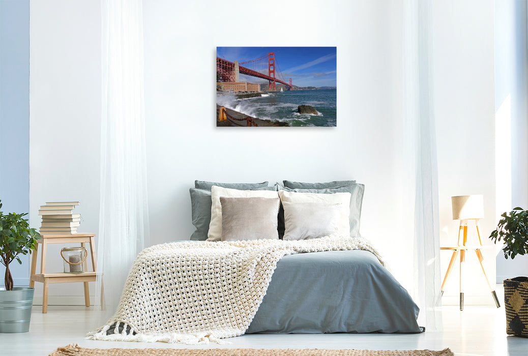 Premium Textil-Leinwand Premium Textil-Leinwand 120 cm x 80 cm quer Eindrucksvolle Golden Gate Bridge mit Fort Point über das Golden Gate in Kalifornien, San Francisco. Amerika, USA, Meer, Wasser, Ruhe, Architektur