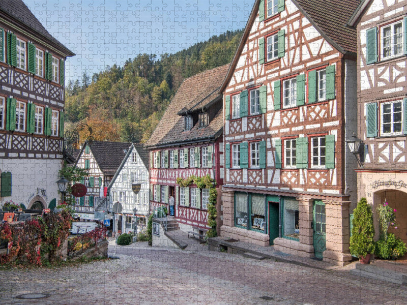 Marktplatz mit Fachwerkensemple. Links befindet sich der Gasthof Sonne - CALVENDO Foto-Puzzle'