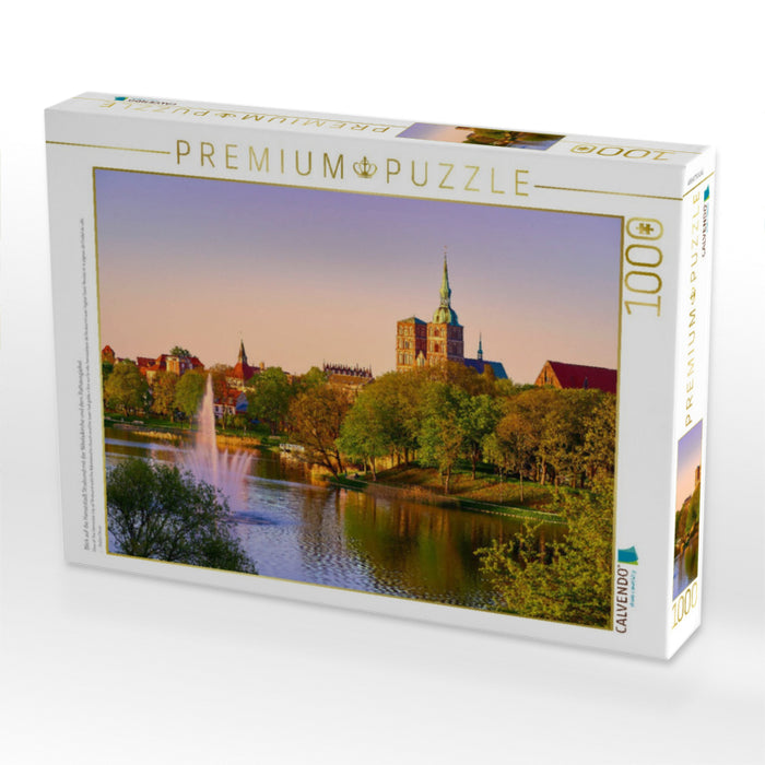 Blick auf die Hansestadt Stralsund mit der Nikolaikirche und dem Rathausgiebel - CALVENDO Foto-Puzzle'