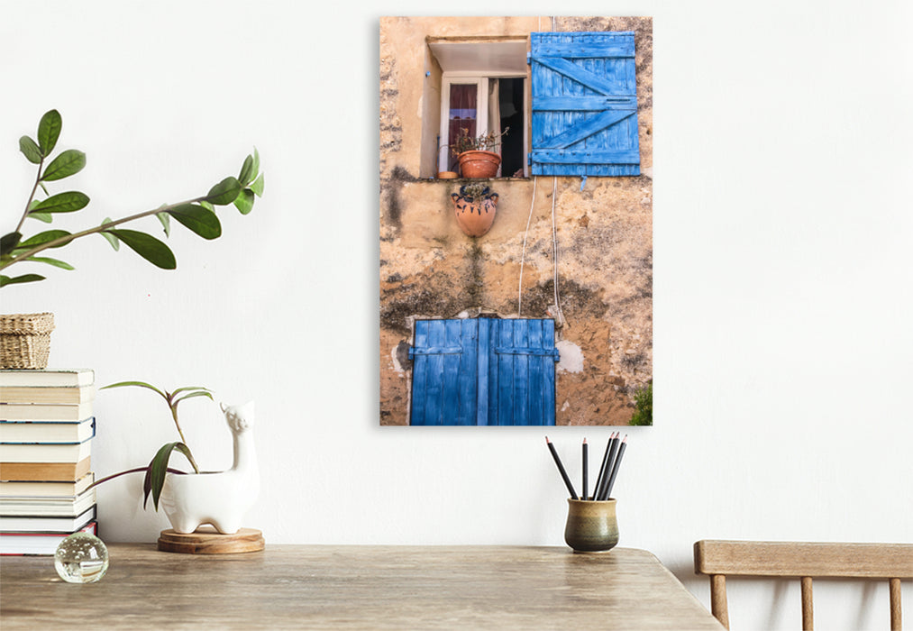 Premium Textil-Leinwand Premium Textil-Leinwand 80 cm x 120 cm  hoch Blaue Fenster  in der Altstadt im Dorf Villars, Provence, Frankreich