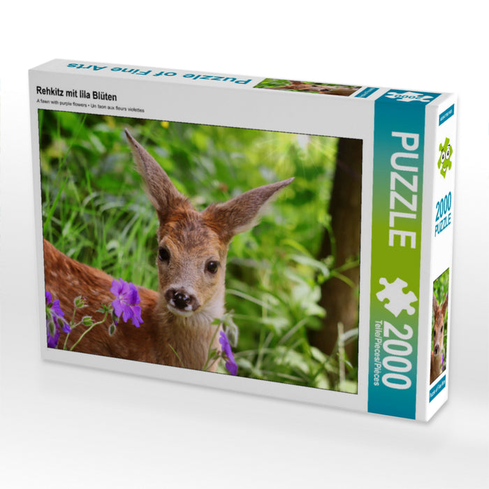 Rehkitz mit lila Blüten 2000 Teile Puzzle quer - CALVENDO Foto-Puzzle'