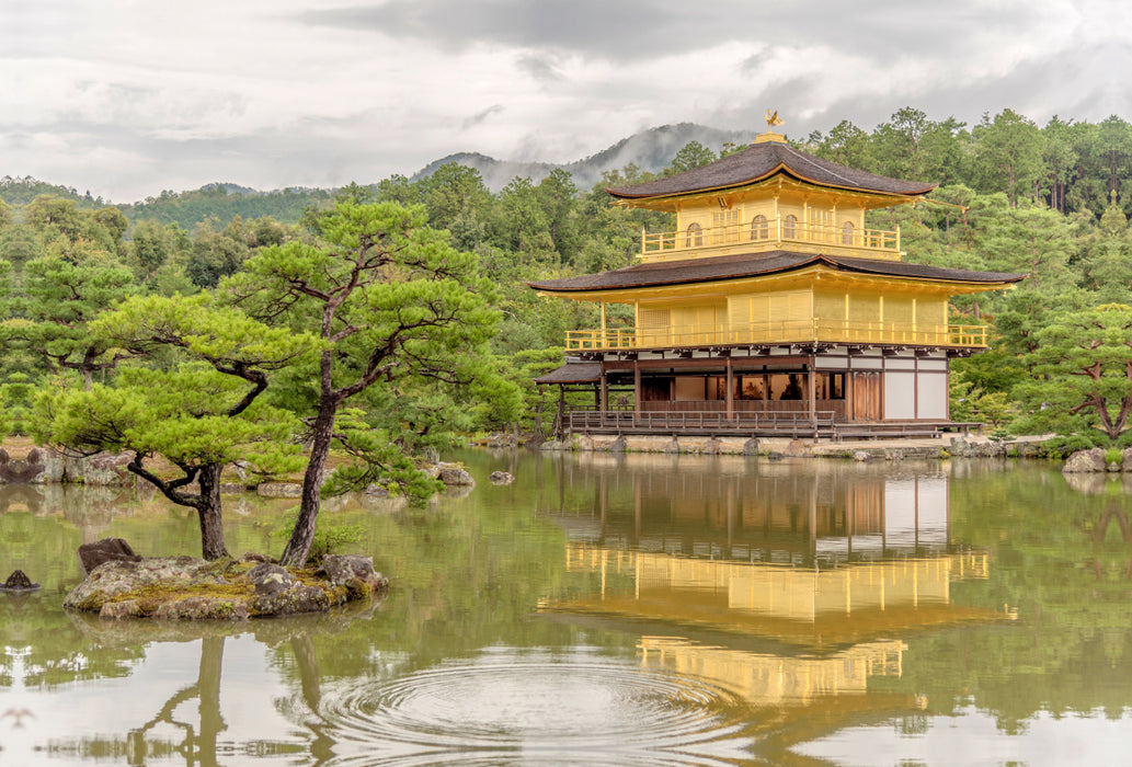 Premium Textil-Leinwand Premium Textil-Leinwand 120 cm x 80 cm quer Goldener Pavillon Tempel: Kinkaku-ji Kyoto