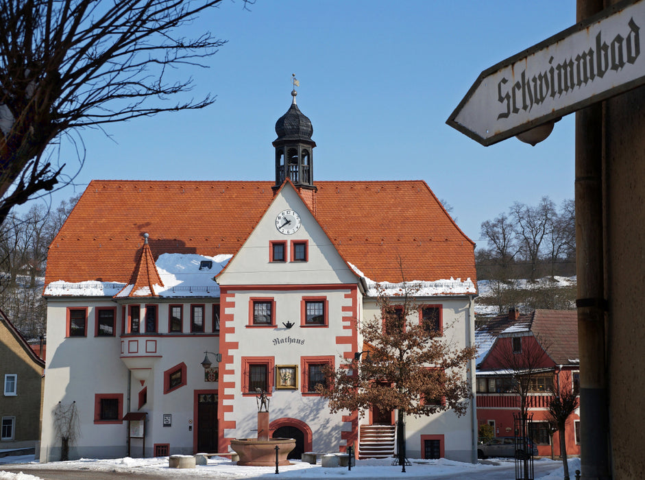 Town hall in the climatic health resort of Rastenberg - CALVENDO photo puzzle 
