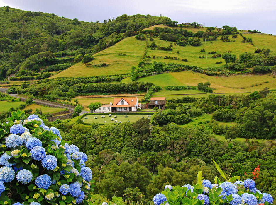 Maison d'habitation à Fazenda de Santa Cruz sur l'île de Flores aux Açores - Puzzle photo CALVENDO 