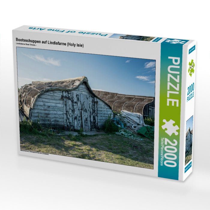 Bootsschuppen auf Lindisfarne (Holy Isle) 2000 Teile Puzzle quer - CALVENDO Foto-Puzzle'