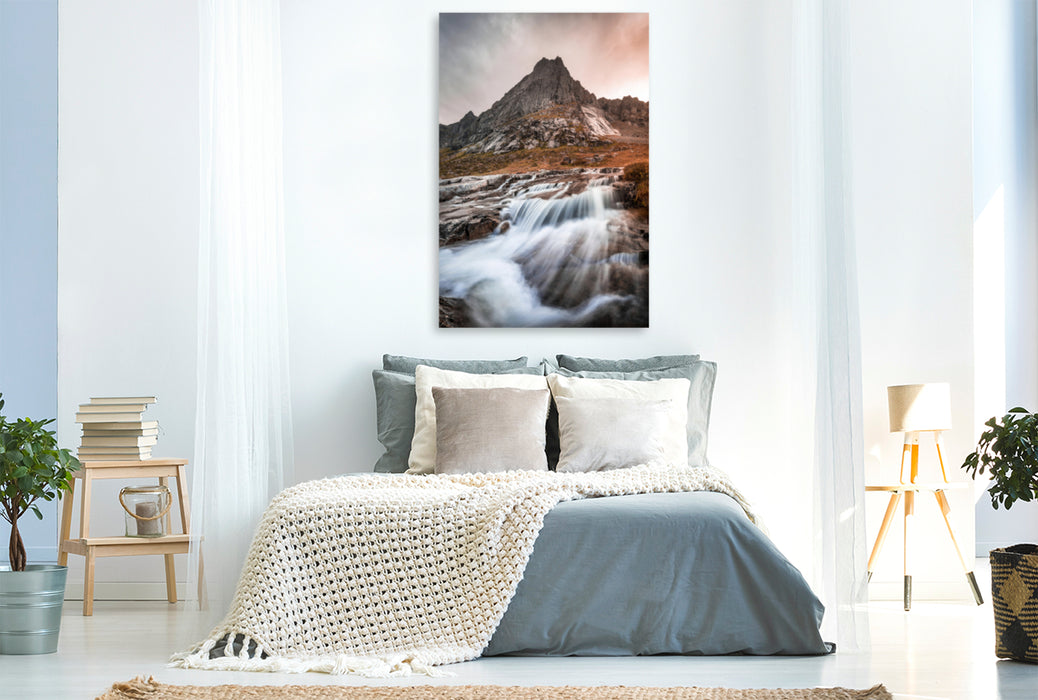 Premium Textil-Leinwand Premium Textil-Leinwand 80 cm x 120 cm  hoch Norwegen Wasserfall