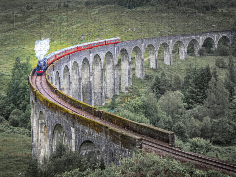 Historische Dampfeisenbahn auf dem Glenfinnan Viaduct, Schottland - CALVENDO Foto-Puzzle'