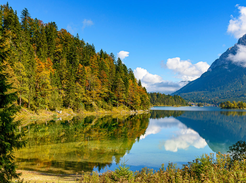 Herbstliches Bilderbuchpanorama am klaren Wasser 2000 Teile Puzzle quer - CALVENDO Foto-Puzzle'