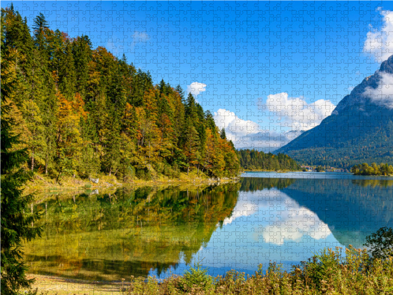 Herbstliches Bilderbuchpanorama am klaren Wasser 2000 Teile Puzzle quer - CALVENDO Foto-Puzzle'
