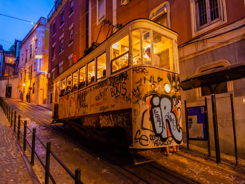 Historische Standseilbahn bei Nacht - CALVENDO Foto-Puzzle'
