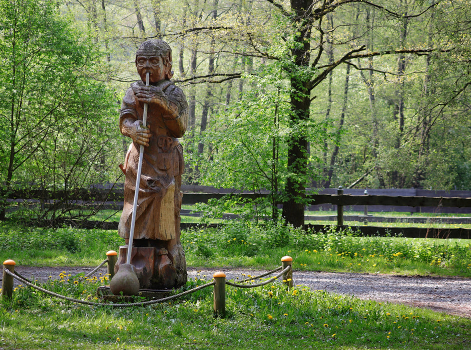 Glasbläser-Skulptur im Gläsnertal bei Nieste 2000 Teile Puzzle quer - CALVENDO Foto-Puzzle'