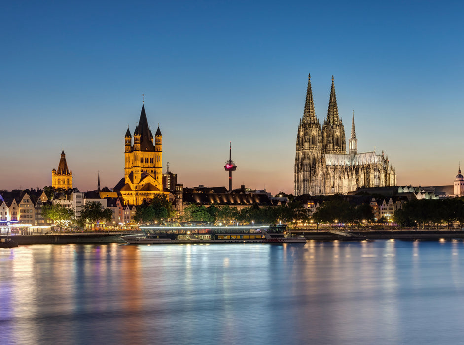 Great St. Martin Church and Cologne Cathedral - CALVENDO photo puzzle 