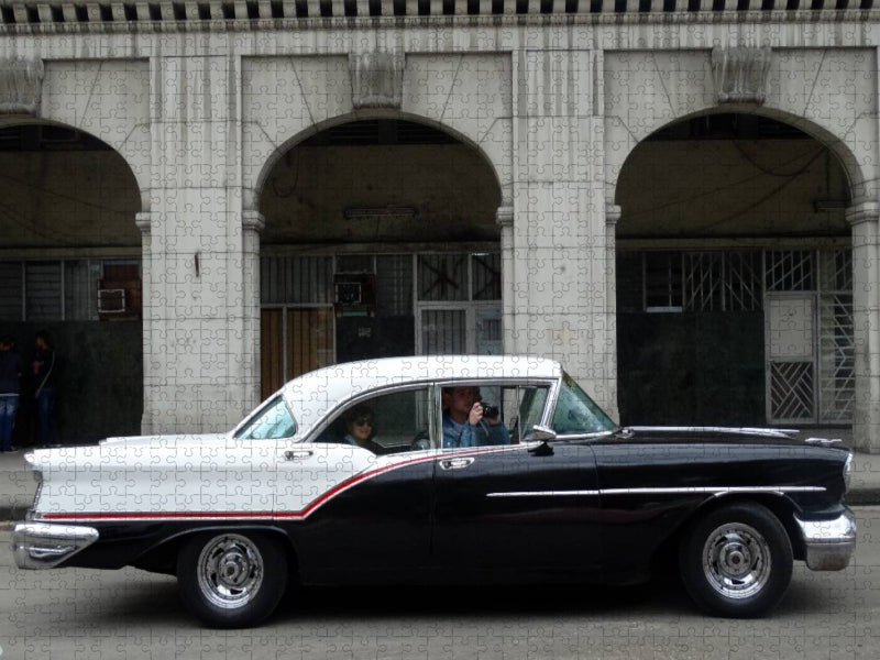 Oldsmobile 1957 - Ein Motiv aus dem Kalender "Black is Beautiful - Schwarze Oldtimer" - CALVENDO Foto-Puzzle'