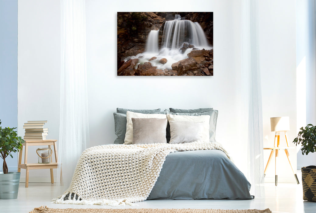 Premium Textil-Leinwand Premium Textil-Leinwand 120 cm x 80 cm quer Ein Motiv aus dem Kalender Kuhflucht Wasserfälle bei Farchant