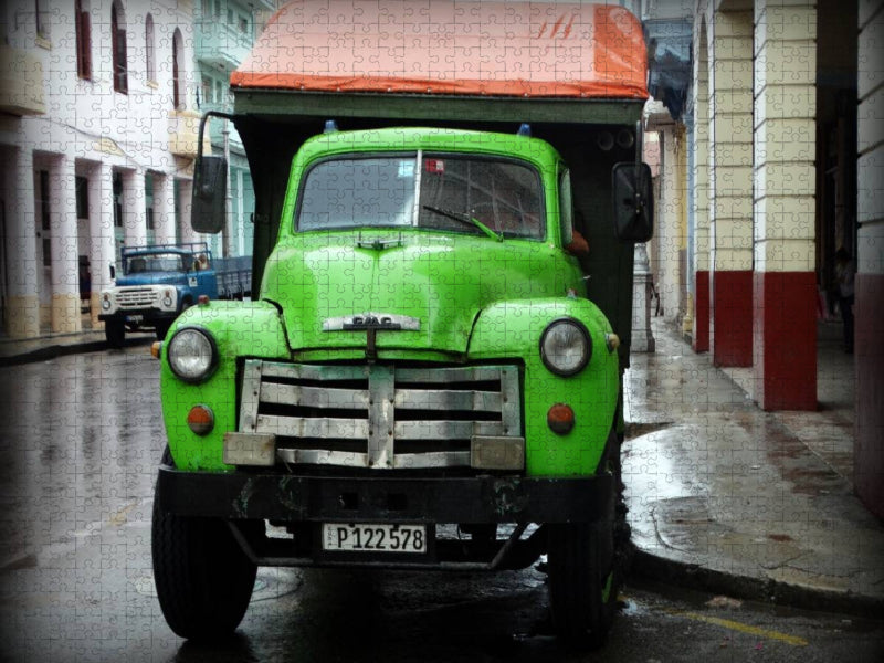 GMC-Truck in Havanna - Ein Motiv aus dem Kalender "US TRUCKS IN CUBA" - CALVENDO Foto-Puzzle'