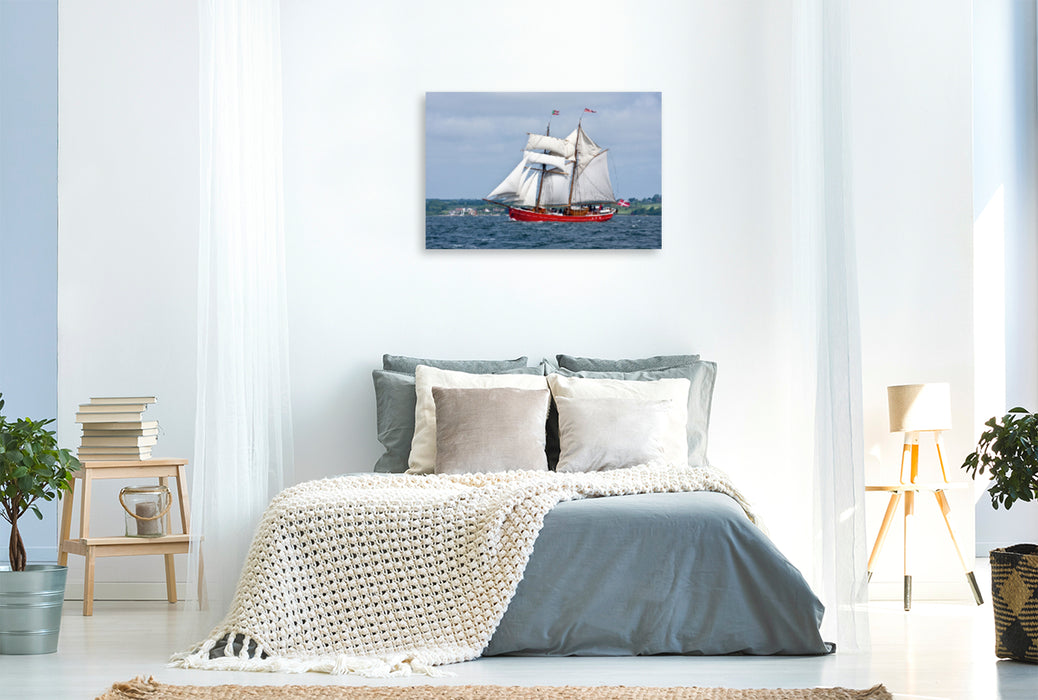 Premium Textil-Leinwand Premium Textil-Leinwand 90 cm x 60 cm quer Segelschiff "Lilla Dan"