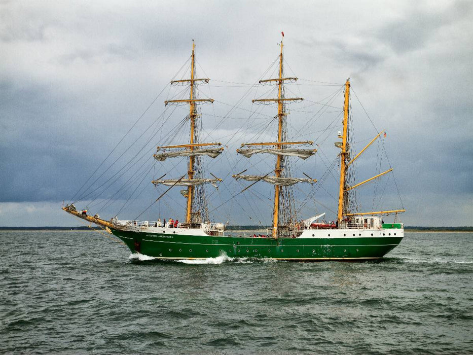 Großsegler "Alexander v. Humboldt II" auf der Ostsee vor Warnemünde, Hanse Sail 2013 - CALVENDO Foto-Puzzle'