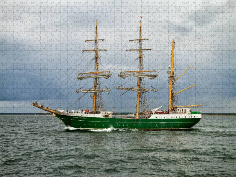 Großsegler "Alexander v. Humboldt II" auf der Ostsee vor Warnemünde, Hanse Sail 2013 - CALVENDO Foto-Puzzle'