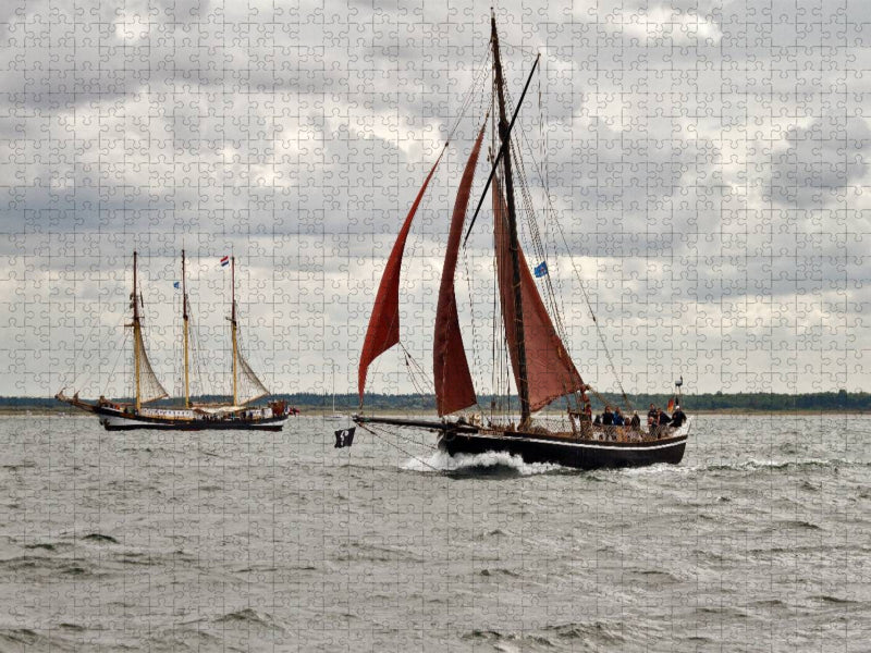 traditioneller Haikutter "Ernestine" auf der Ostsee vor Warnemünde, Hanse Sail 2013 - CALVENDO Foto-Puzzle'