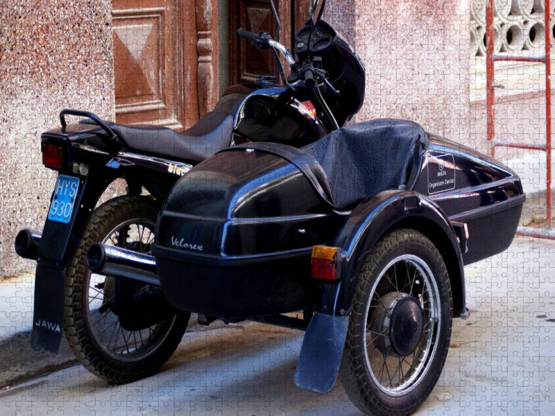 JAWA-Motorrad mit Beiwagen in Havanna - CALVENDO Foto-Puzzle'
