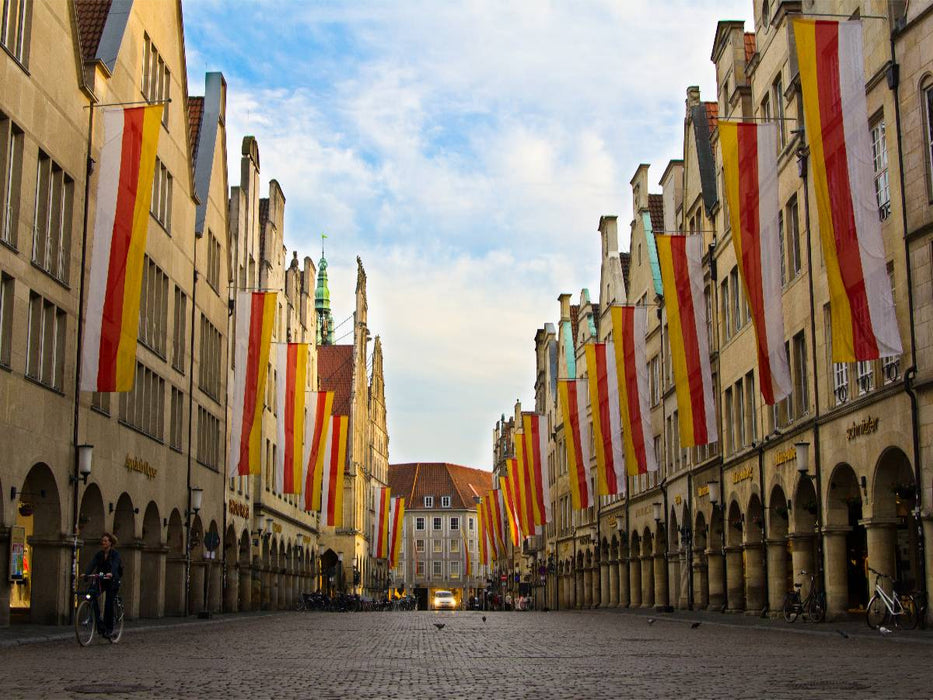 Münster - Prinzipalmarkt, der Platz mit den charakteristischen Giebelhäusern und Bogengängen. - CALVENDO Foto-Puzzle'