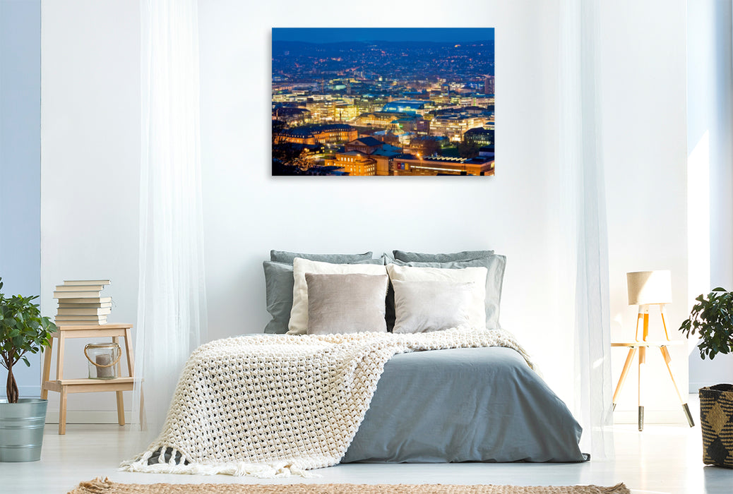 Premium Textil-Leinwand Premium Textil-Leinwand 120 cm x 80 cm quer Blick auf die Innenstadt von Stuttgart bei Nacht