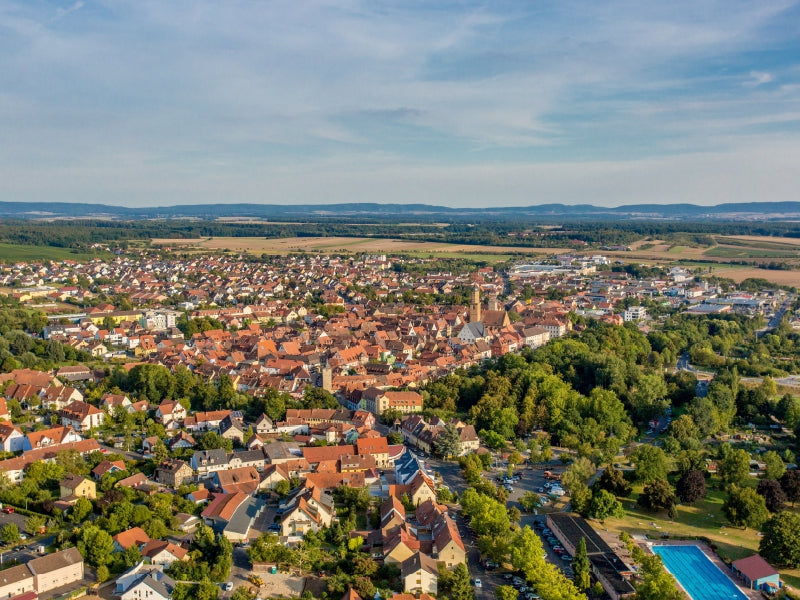 Volkach aus der Luft mit Schwimmbad und Altstadt 1000 Teile Puzzle quer - CALVENDO Foto-Puzzle'