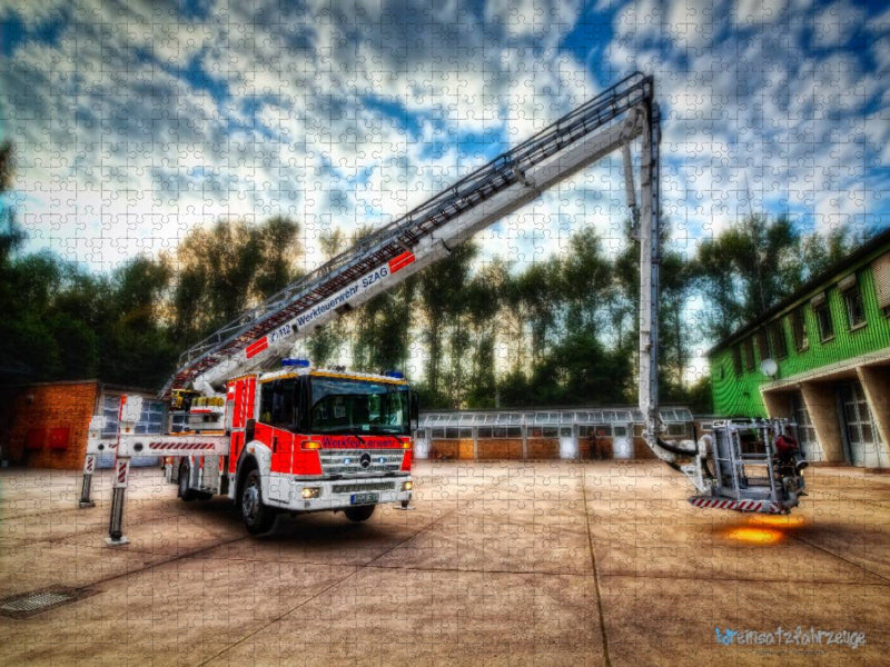Teleskopmastbühne Werkfeuerwehr Salzgitter AG - CALVENDO Foto-Puzzle'