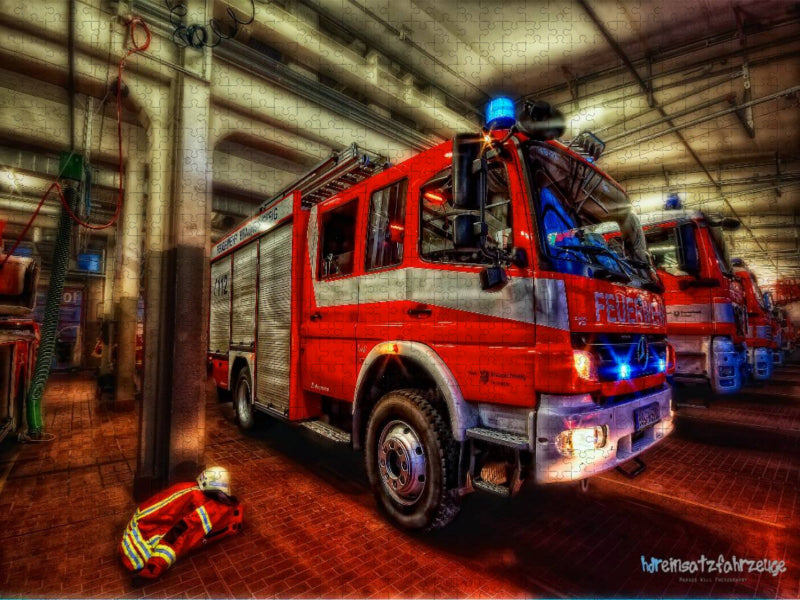 Hilfeleistungslöschfahrzeug Berufsfeuerwehr Braunschweig - CALVENDO Foto-Puzzle'