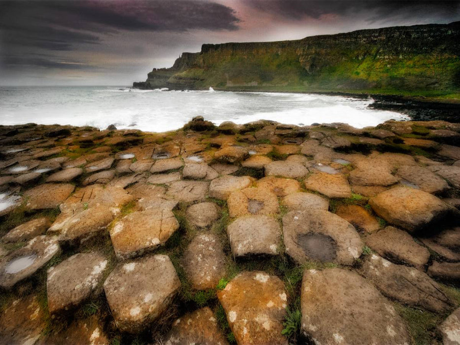 Sehnsucht Irland - Der Giants Causeway soll einst einem Resen gedient haben zu seiner Geliebten zu kommen - CALVENDO Foto-Puzzle'