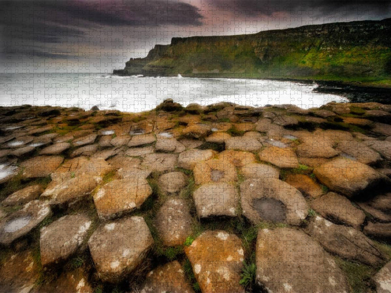 Sehnsucht Irland - Der Giants Causeway soll einst einem Resen gedient haben zu seiner Geliebten zu kommen - CALVENDO Foto-Puzzle'