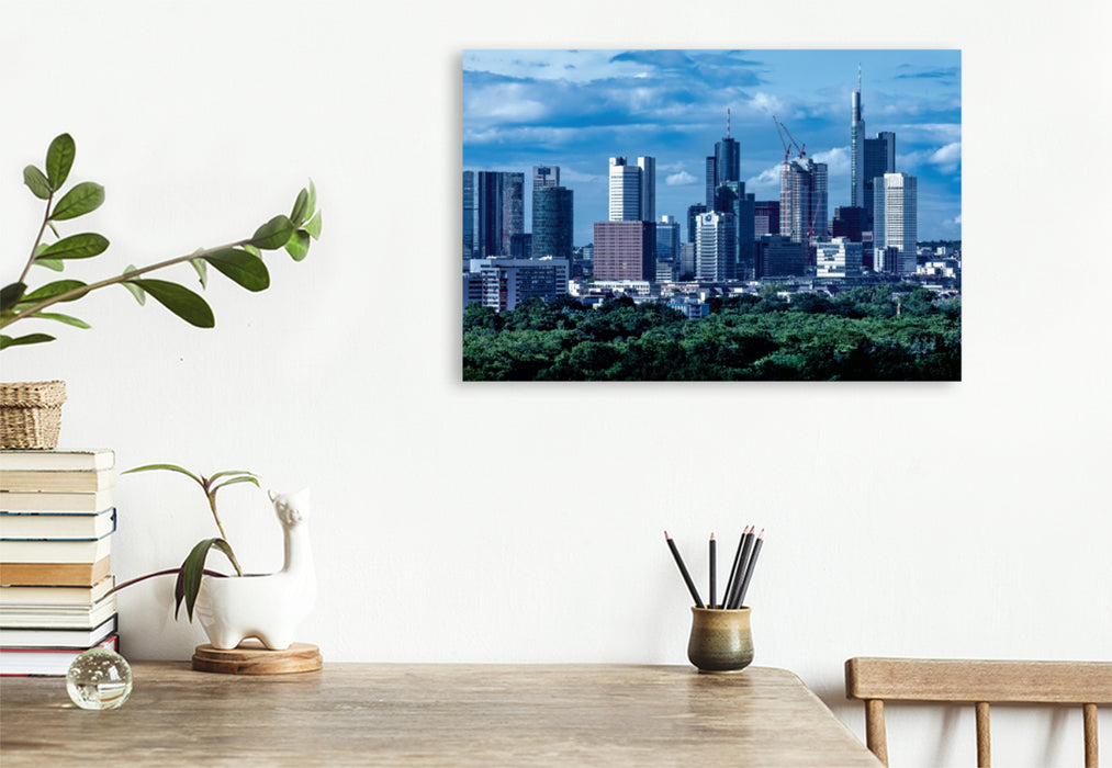 Premium Textil-Leinwand Premium Textil-Leinwand 120 cm x 80 cm quer Blick vom Wäldchestag auf die Skyline