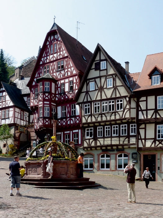 Miltenberg, Osterbrunnen am Schnatterloch 1000 Teile Puzzle hoch - CALVENDO Foto-Puzzle'