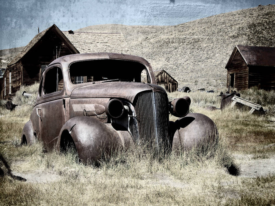 Bodie - Historical car wreck - CALVENDO photo puzzle 