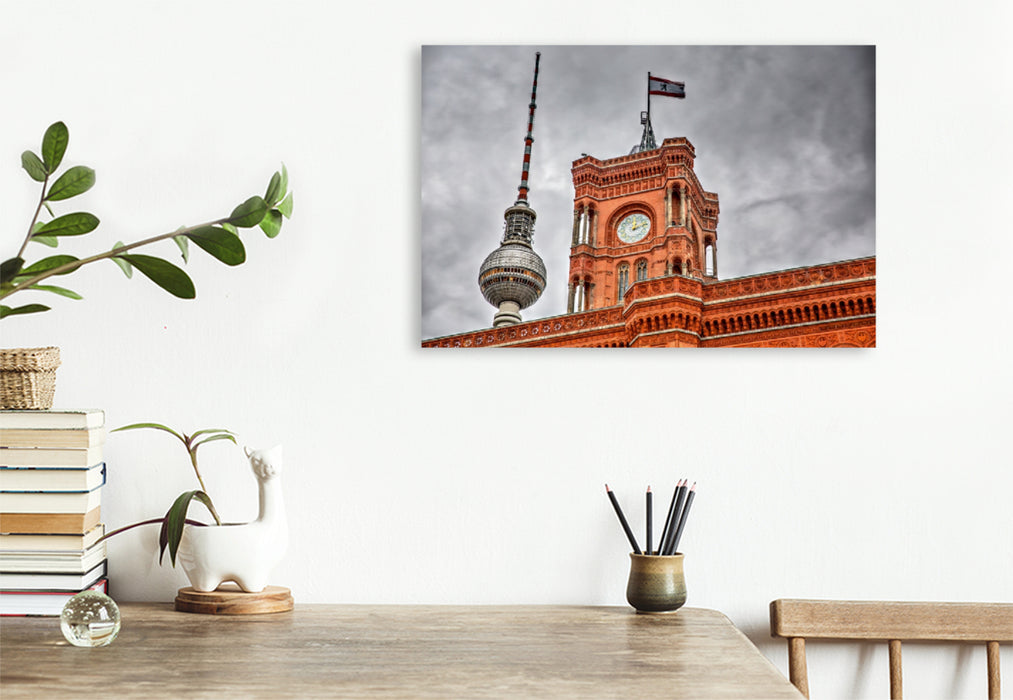 Premium Textil-Leinwand Premium Textil-Leinwand 120 cm x 80 cm quer Berlin- Rote Rathaus und Fernsehturm