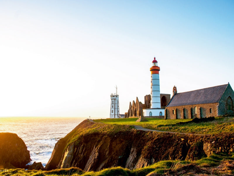 Leuchtturm errichtet auf den Ruinen einer alten Abtei in Saint Mathieu (Frankreich) 1000 Teile Puzzle quer - CALVENDO Foto-Puzzle'