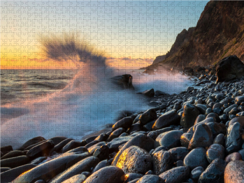 Evening atmosphere at Jardim do Mar - CALVENDO photo puzzle 