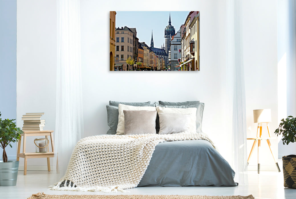 Premium Textil-Leinwand Premium Textil-Leinwand 120 cm x 80 cm quer Wittenberg, Blick vom Alten Rathaus durch die Coswiger Straße auf die Schlosskirche