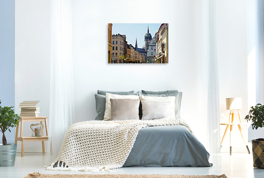 Premium Textil-Leinwand Premium Textil-Leinwand 120 cm x 80 cm quer Wittenberg, Blick vom Alten Rathaus durch die Coswiger Straße auf die Schlosskirche