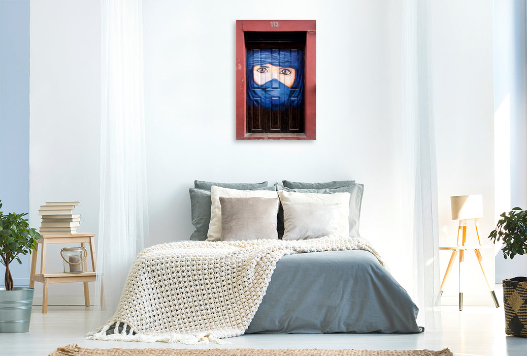 Premium Textil-Leinwand Premium Textil-Leinwand 80 cm x 120 cm  hoch Ein Motiv aus dem Kalender Türen in Funchal