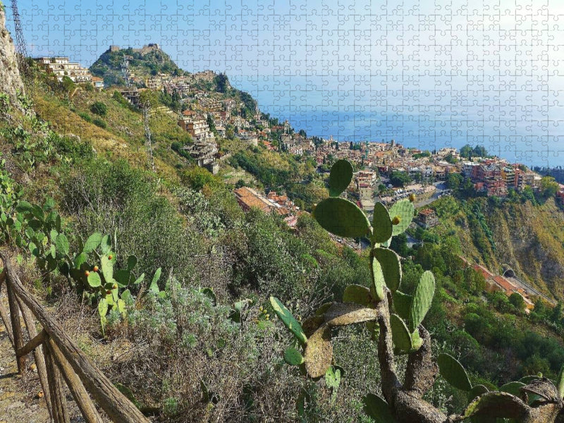 Blick vom Bergdorf Castelmola auf Taormina - CALVENDO Foto-Puzzle'